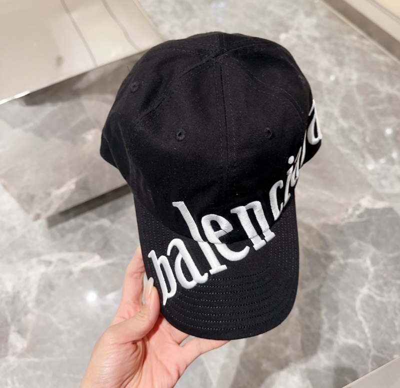 BALENCIAGA